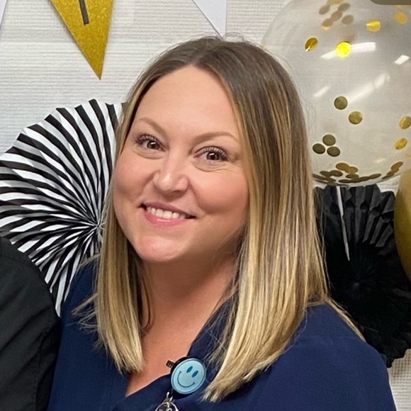 Meet your Posher, Jenny - Picture 2 of 2